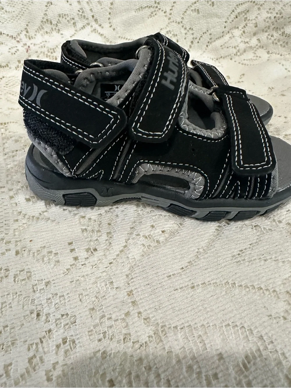 Hurley Kids' Black and Gray Adjustable Sandals size 7